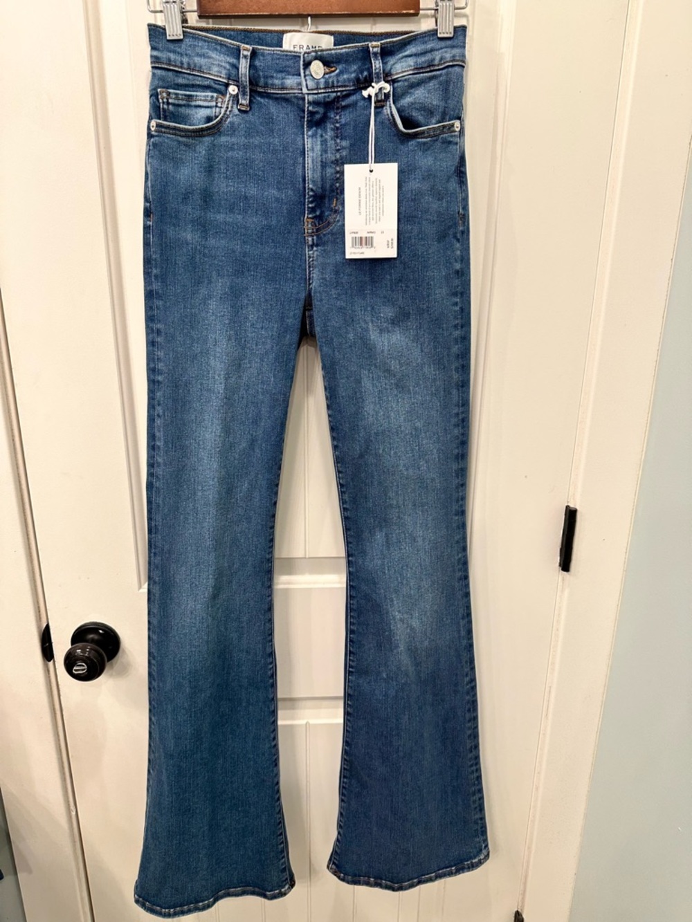 NWT FRAME Le High Flare Jeans Size 25 High Rise Medium Wash